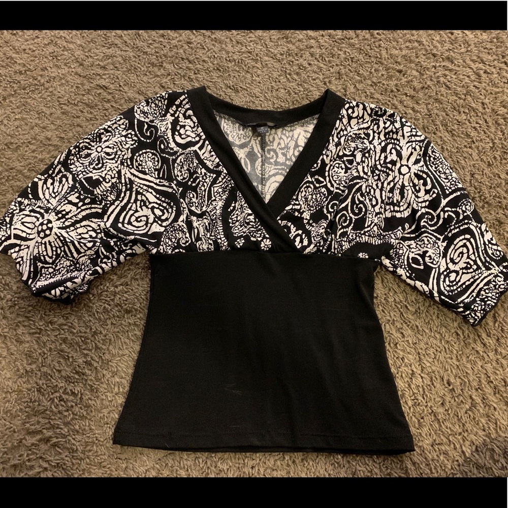 Black and white fitted top